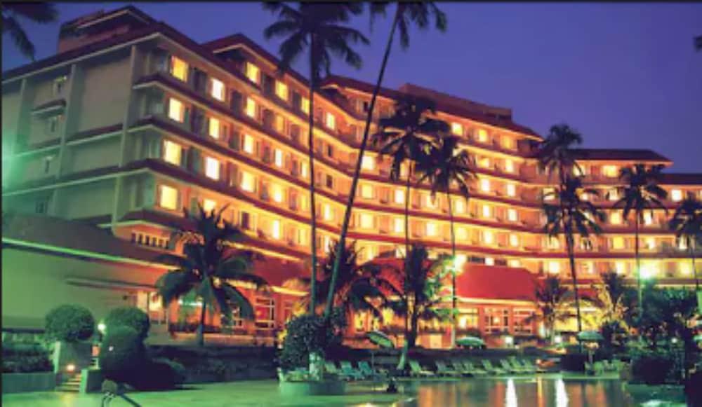 The Retreat Hotel & Convention Centre Βομβάη Εξωτερικό φωτογραφία