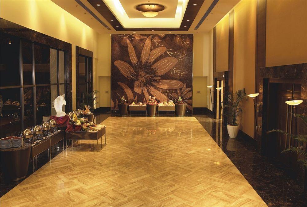 The Retreat Hotel & Convention Centre Βομβάη Εξωτερικό φωτογραφία