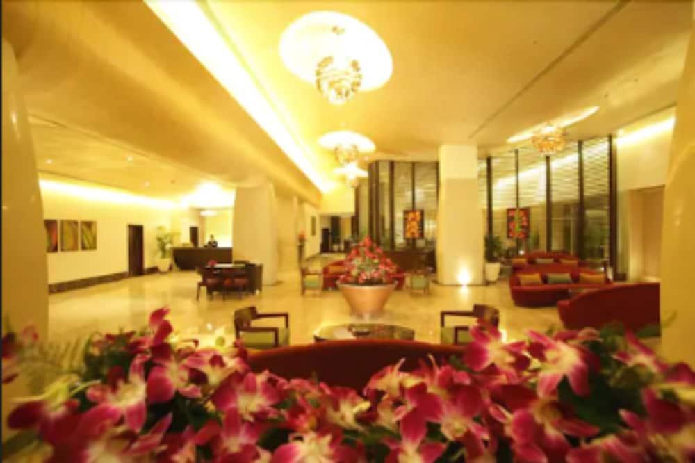 The Retreat Hotel & Convention Centre Βομβάη Εξωτερικό φωτογραφία