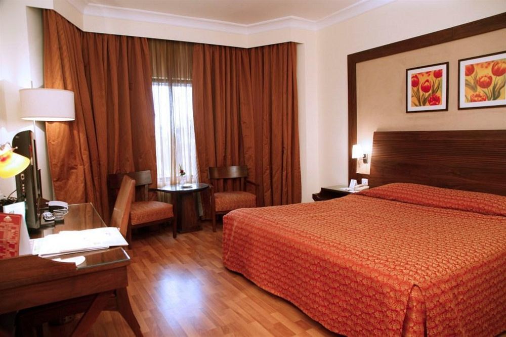 The Retreat Hotel & Convention Centre Βομβάη Εξωτερικό φωτογραφία