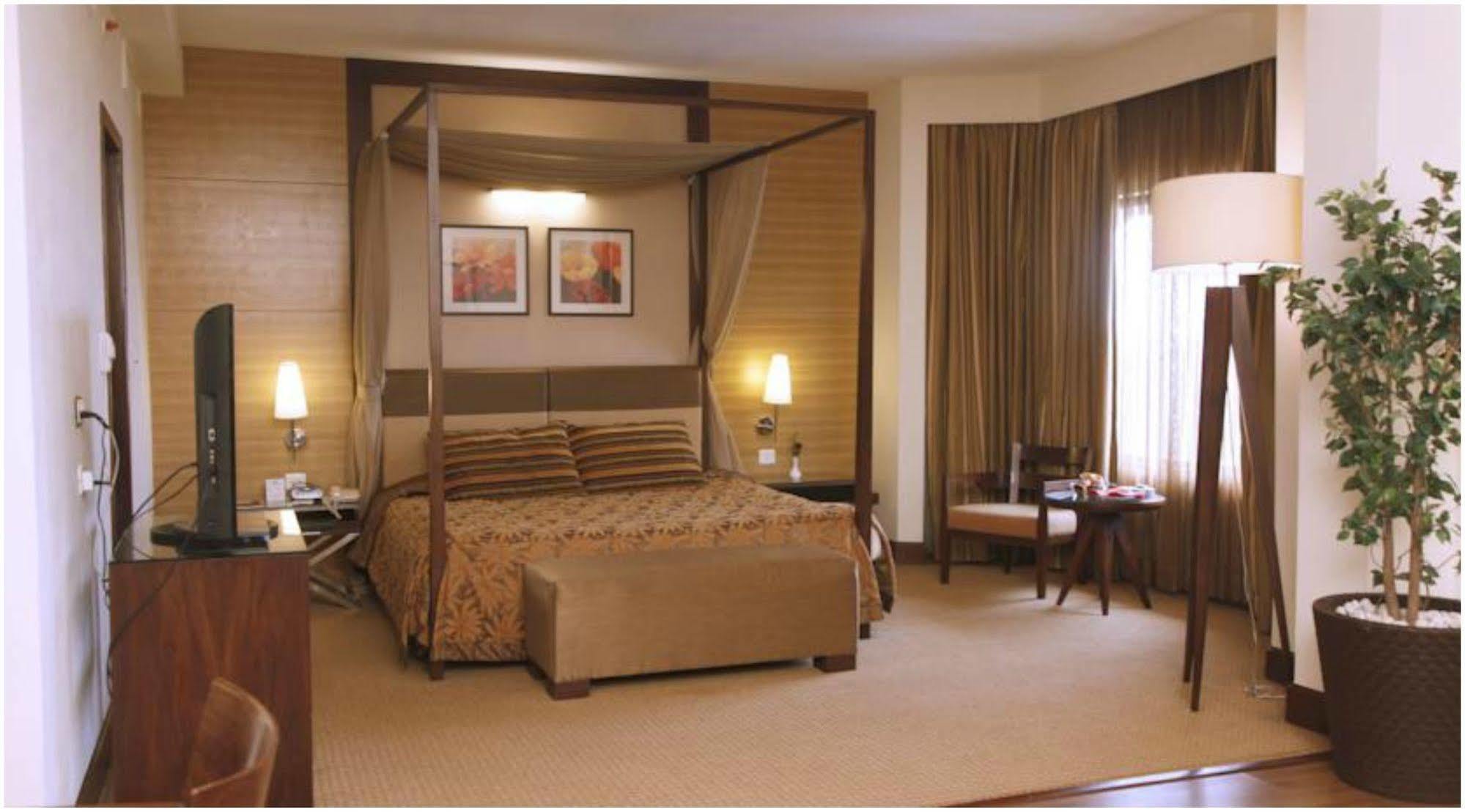 The Retreat Hotel & Convention Centre Βομβάη Εξωτερικό φωτογραφία