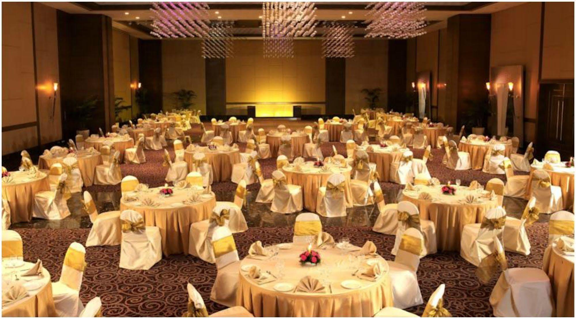 The Retreat Hotel & Convention Centre Βομβάη Εξωτερικό φωτογραφία